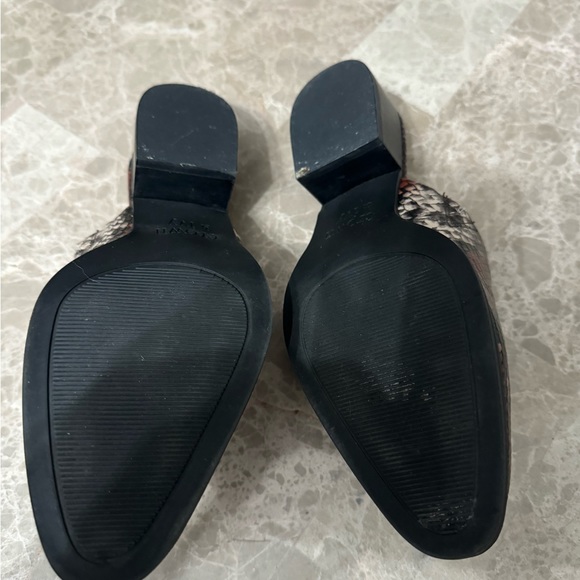 Crown & Ivey Snake Print Shoe.  Worn once, excellent condition, size 7. - Picture 3 of 4